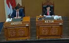 VIDEO: Ngegas Hakim KIP Emosi Skak UGM Soal Sengketa Ijazah Jokowi "Bapak Salah, Ini Masalah!"