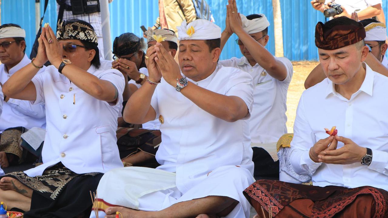 Upacara Adat Ngeruwak Tandai Pembangunan LRT Bawah Tanah di Bali