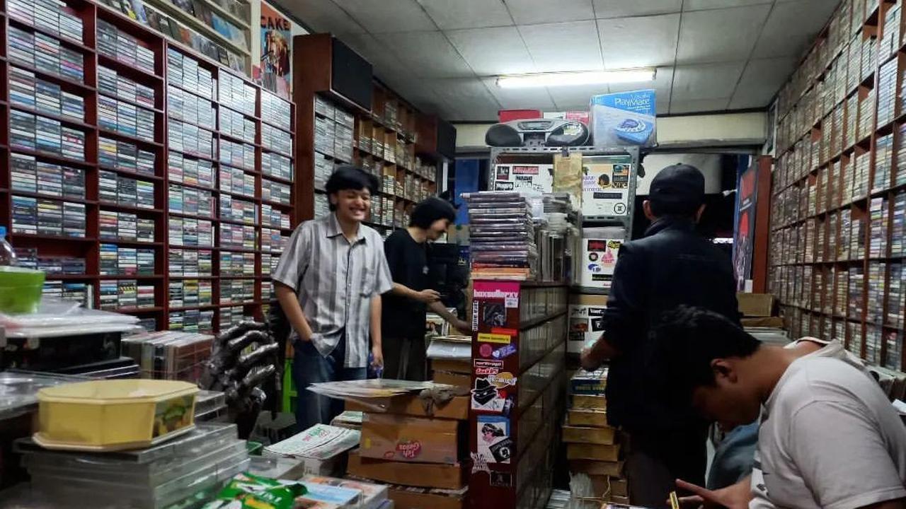 Surganya Kaset Musik Jadul Ada di DU 68 Bandung, Sedia Rilisan The Mercy’s Era 70-an yang Langka sampai Sheila On 7 Favorit Kawula Muda