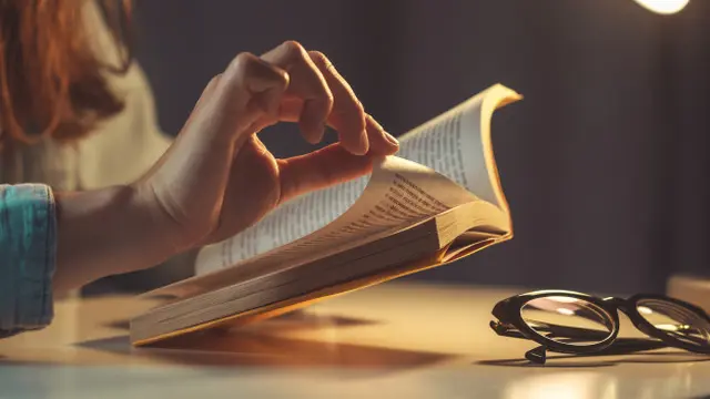 Contoh Caption Bahasa Inggris Beserta Gambarnya, Siswa Kelas 12 Wajib