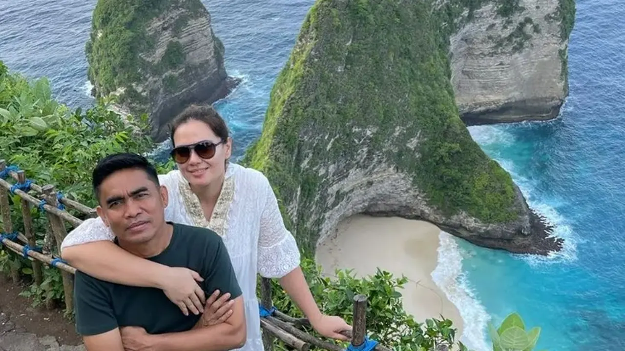 Catherine Wilson mesra bersama suami (Instagram/cathrinewilson)