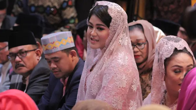 [Bintang] Kahiyang Ayu dan Bobby Nasution