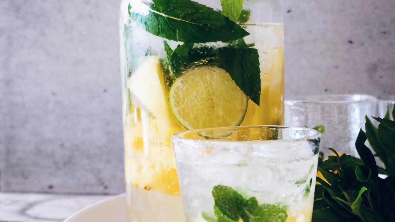 Bangun Pagi, Minum Air Lemon Hangat<br>