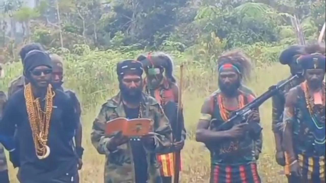VIDEO: Tegas! TNI Buka Suara Viral Video Makodim Diserang OPM saat Ada Jenazah Danramil