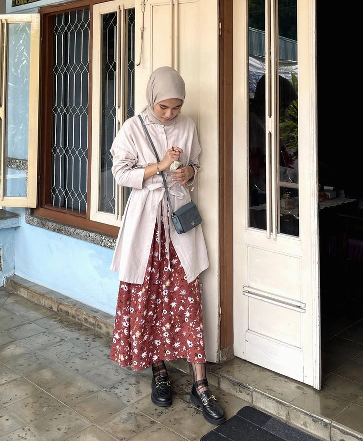 Tampil Menawan di Kondangan dengan 5 Gaya Batik untuk Wanita Berhijab, Wajib Coba!
