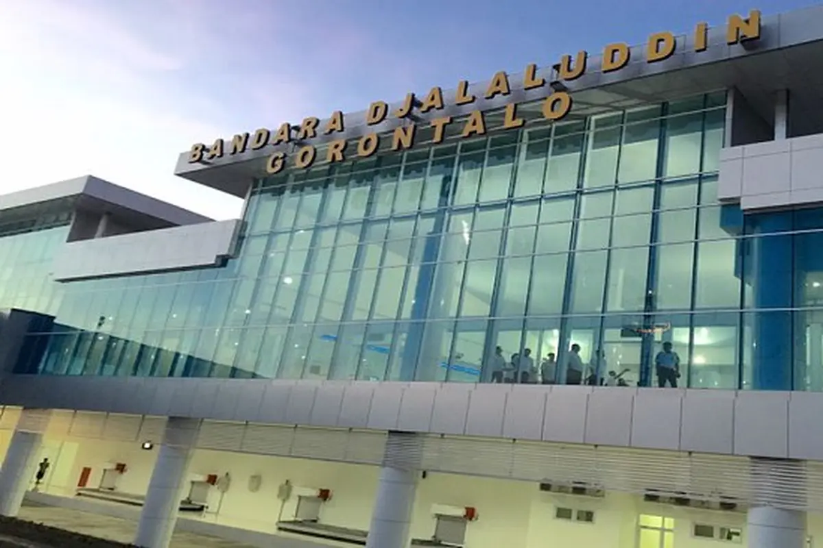 Menhub Resmikan Terminal Bandara dan Pelabuhan di Gorontalo