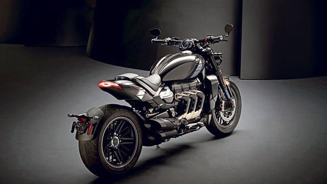 Menggendong Mesin 2 458 Cc Ini Penampakan Motor Terbaru Triumph