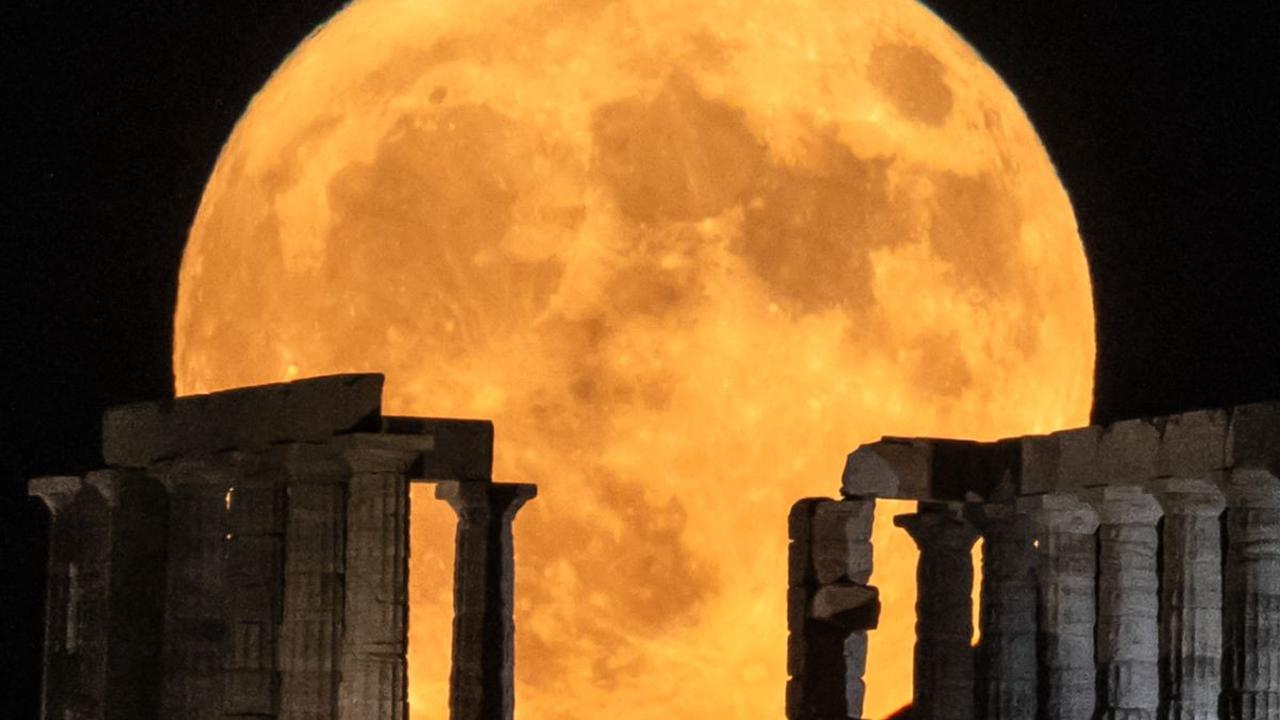 Tujuan utama misi ini adalah pengembangan teknologi pendaratan lunak, penelitian struktur
internal Bulan, dan eksplorasi sumber daya, termasuk air. Luna-25 diharapkan beroperasi di
permukaan bulan selama satu tahun.