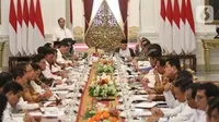 Suasana rapat kabinet paripurna di Istana Merdeka, Jakarta, Kamis (24/10/2019). Dalam rapat kabinet paripurna perdana tersebut  mendengarkan arahan Presiden dan membahas anggaran pendapatan dan  belanja negara tahun 2020. (Liputan6.com/Angga Yuniar)