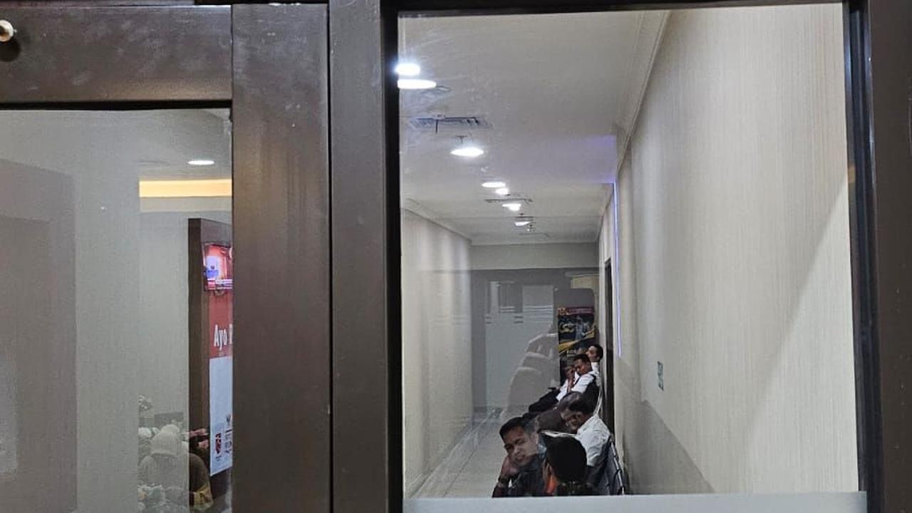 Suasana saat pemeriksaan Ketua KPK
