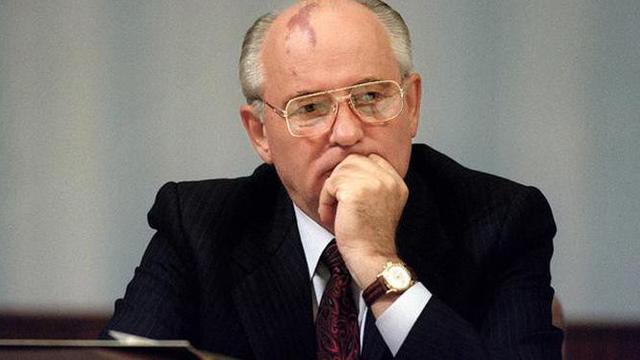 Mikhail Gorbachev: Dunia di Ambang Perang Dingin