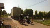Banyak perlintasan kereta berbahaya di Cirebon (Liputan6.com / Panji Prayitno)