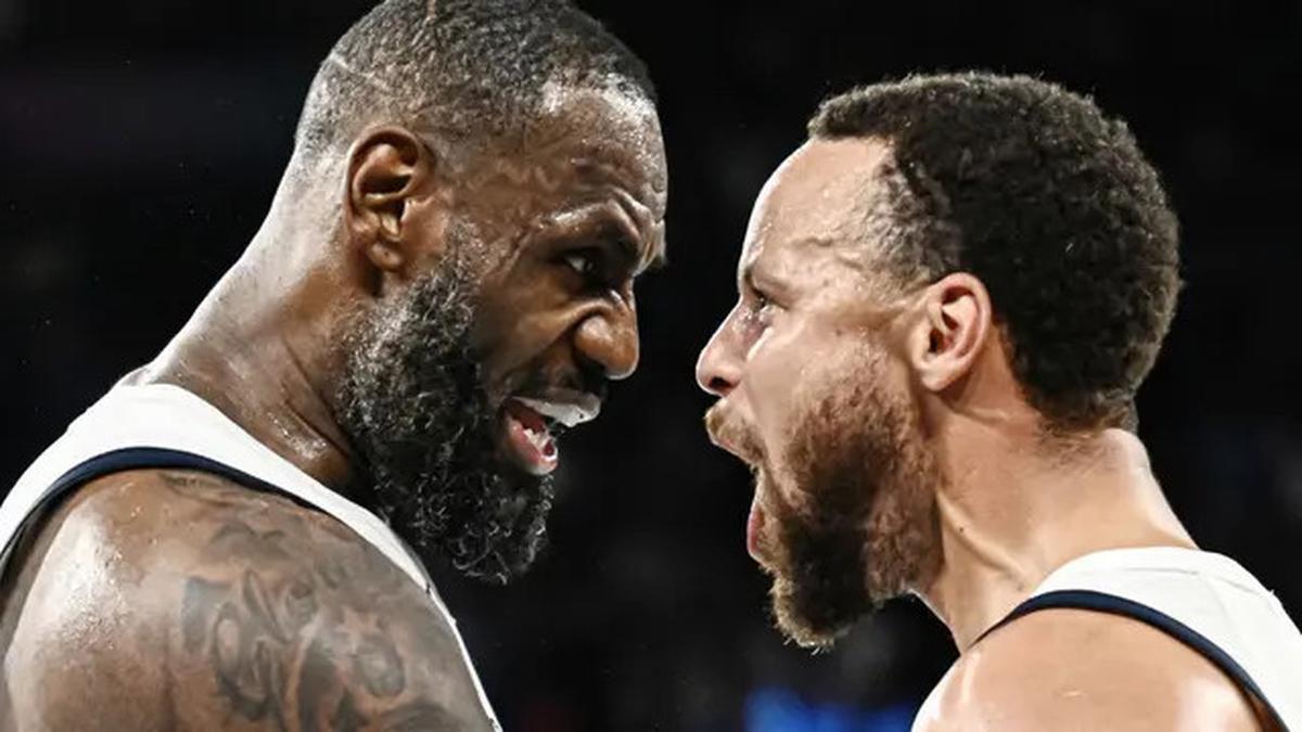 LeBron James Jawab Pertanyaan Soal Peluang Main Setim Lagi dengan Stephen Curry