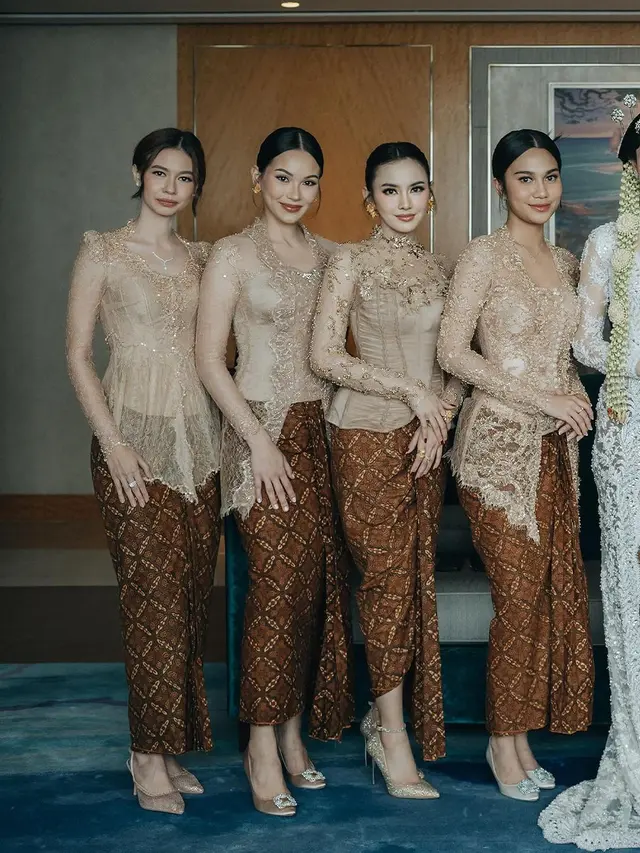 6 Adu Gaya Azizah Salsha dan Mahalini Kenakan Kebaya, Duo Istri Muda Jadi Bridesmaid Aaliyah Massaid