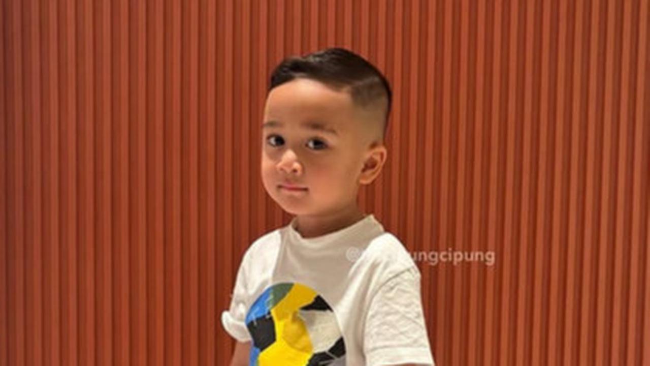 Potret Rayyanza Cipung dengan Potongan Rambut Baru, Ketampanan Meningkat Disebut Kayak Apotek Tutup