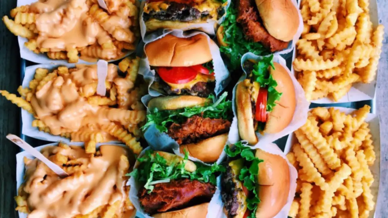 [Bintang] 13 Potret 'Food Porn' yang Bikin Kamu Ogah Diet