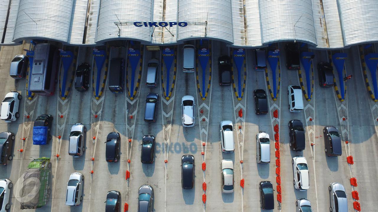 20160327-Arus Balik Libur Panjang Tol Cikopo Macet Hingga 1 Km