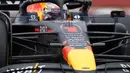 Pebalap Oracle Red Bull Racing, Max Verstappen memacu mobilnya saat Formula 1 GP Hungaria yang berlangsung di Sirkuit Hongaronging, Budapest, pada Minggu (31/7/2022). (AP/Darko Bandic)