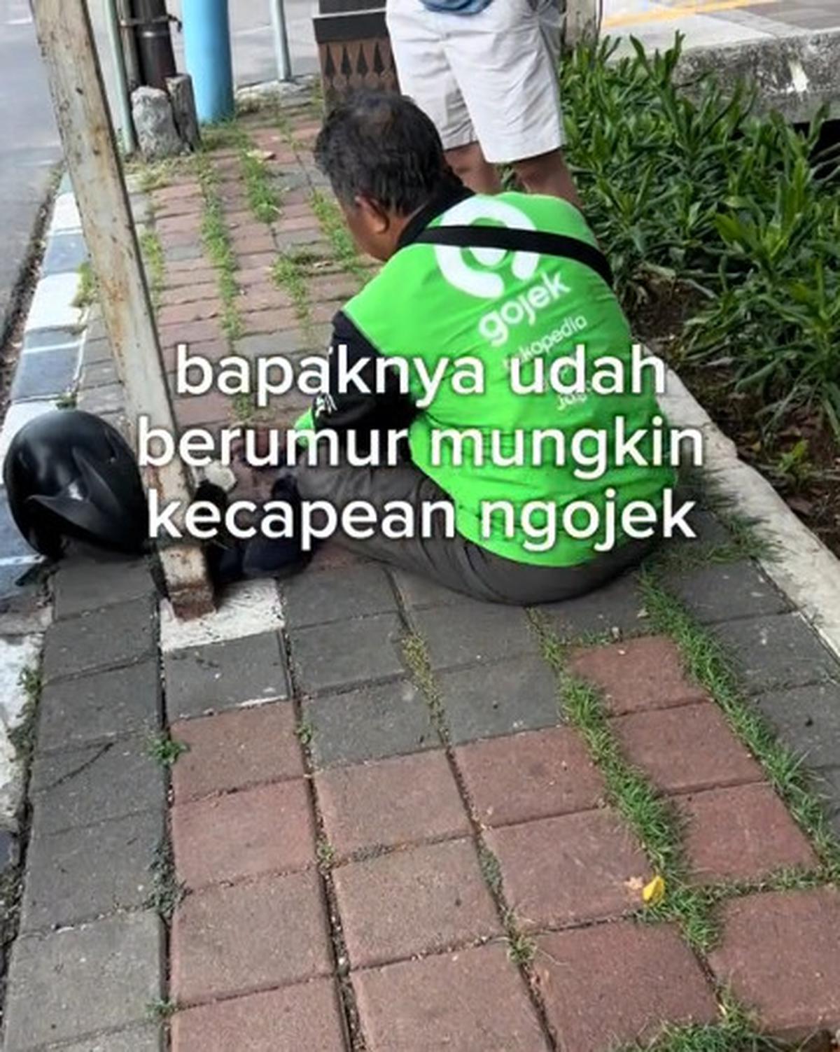 Momen Driver Ojol Panik Usai Tabrak Mobil hingga Penyok, Respons Pemilik Mobil Ini Banjir Pujian