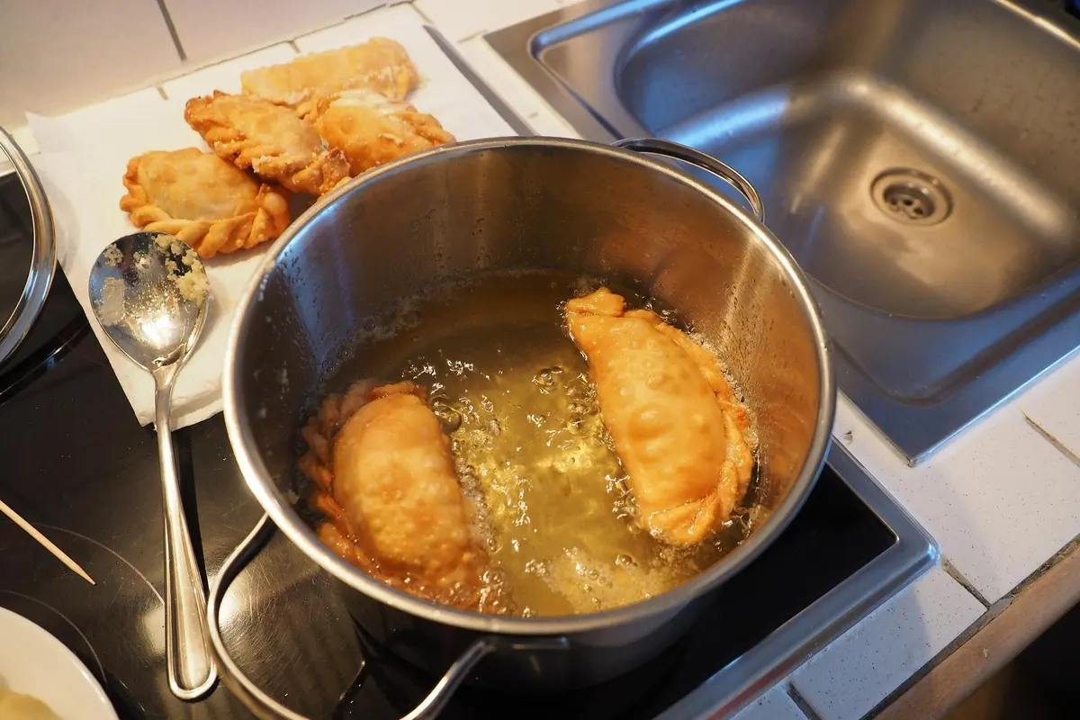 Memasak dengan Minyak Goreng