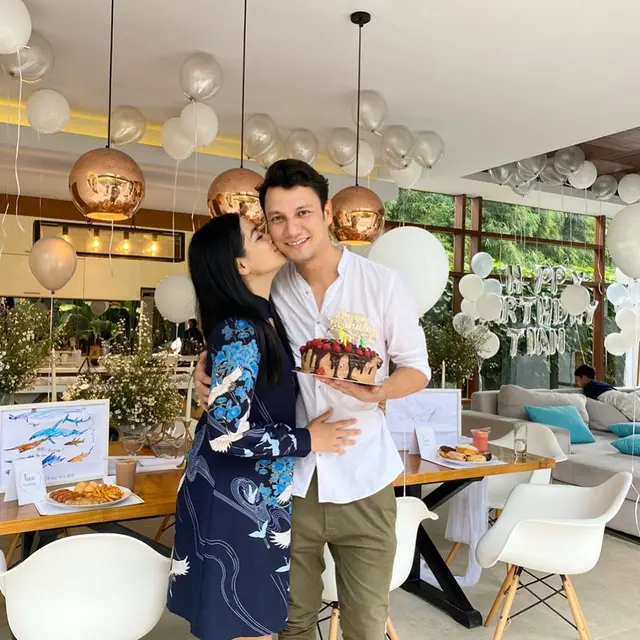 Momen perayaan ulang tahun Christian Sugiono yang Ke-39