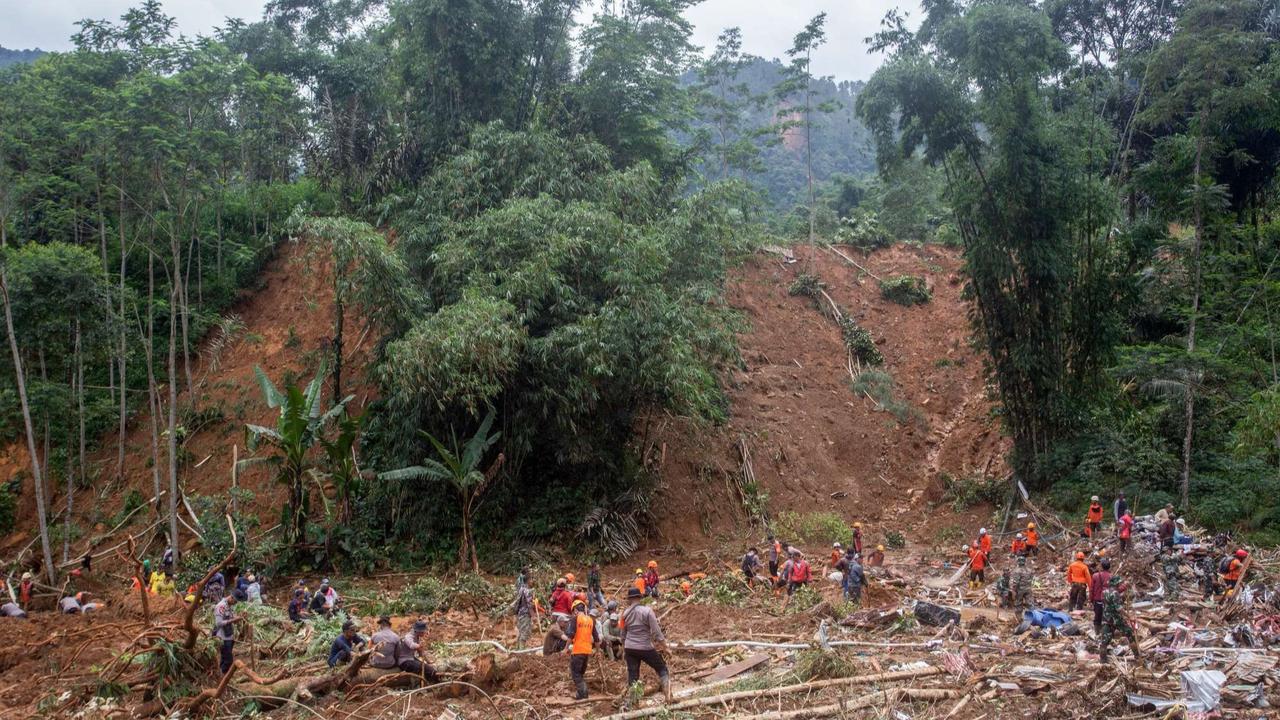 Potret Bencana Tanah Longsor Pekalongan, Korban Tewas Bertambah Jadi 21 orang