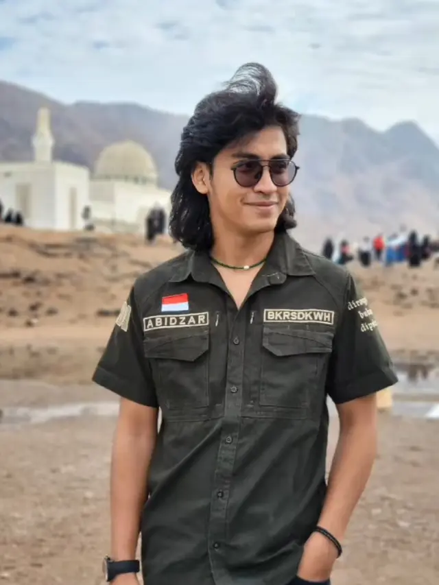 Penampilan Abidzar Saat Umroh
