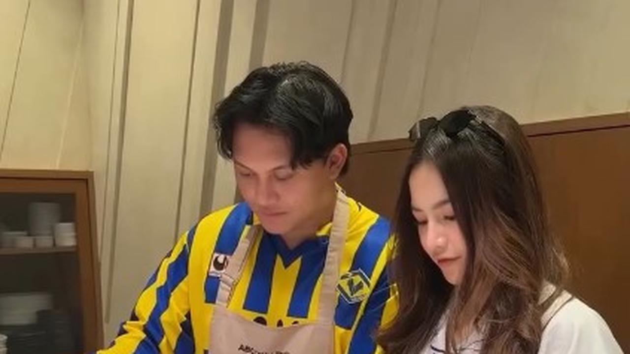 7 Potret Aaliyah Massaid dan Mahalini Ikut Kelas Memasak Bersama Pasangan, si Bumil-Bumil Cantik