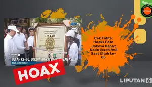 Cek Fakta: Hoaks Foto Jokowi Dapat Kado Ijazah Asli saat Ultah ke-65