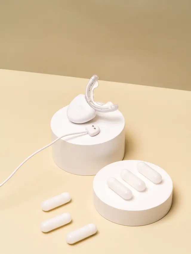 KLAR Teeth Whitening Kit with LUSENS+ Formula