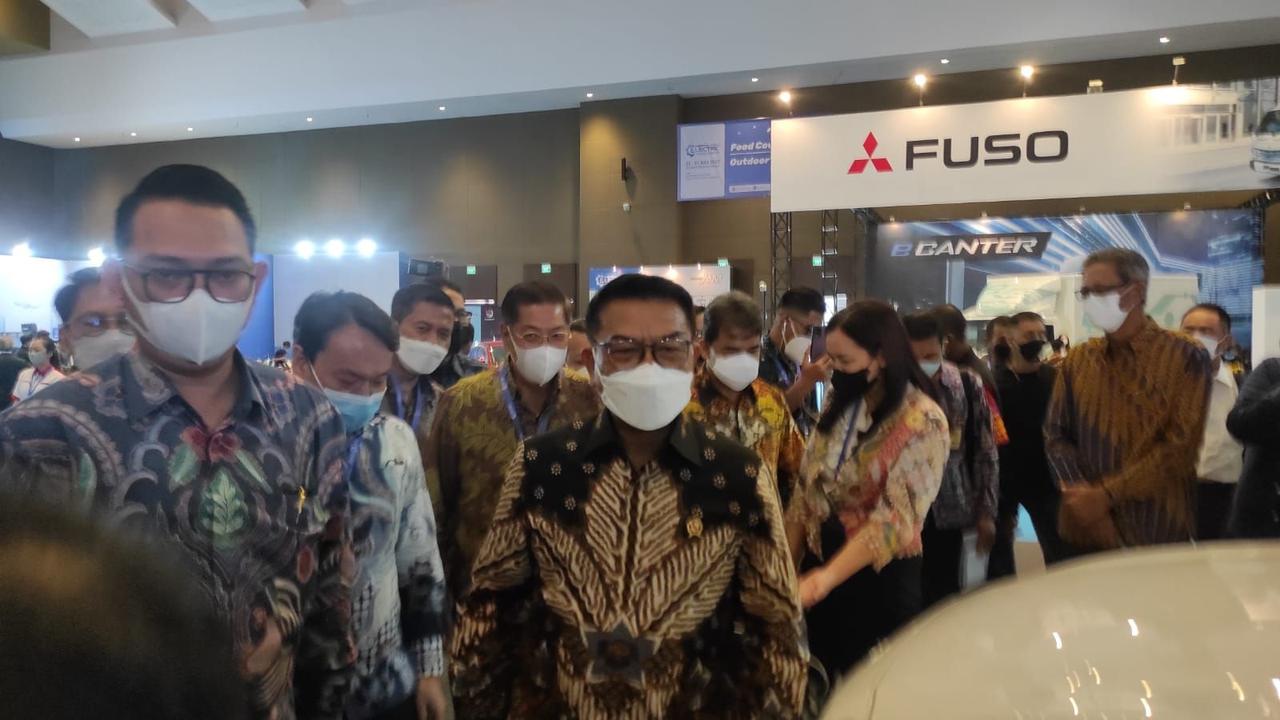 Pameran kendaraan listrik garapan Perkumpulan Industri Kendaraan Listrik Indonesia (Periklindo), PEVS 2022, resmi dibuka, Jumat (22/7/2022).