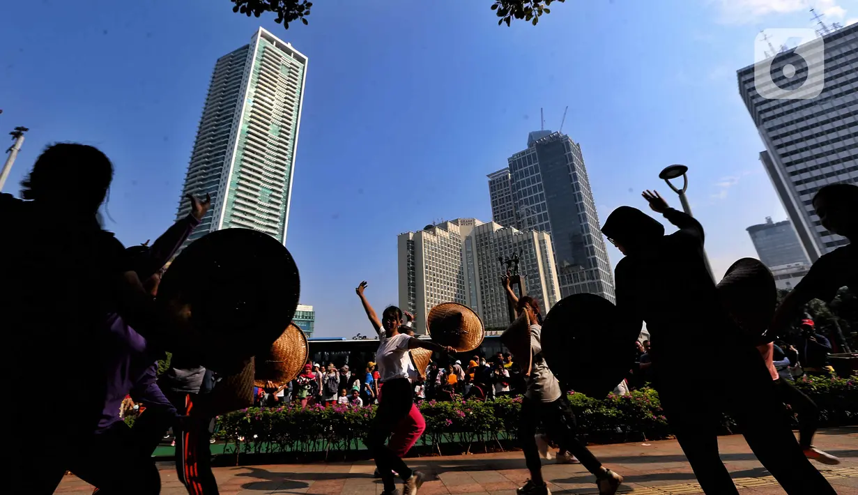 Latihan menari pada anak melibatkan gerak fisik dengan alunan musik dapat meningkatkan kecerdasan dan kesehatan serta melestarikan budaya bangsa Indonesia. (Liputan6.com/Angga Yuniar)