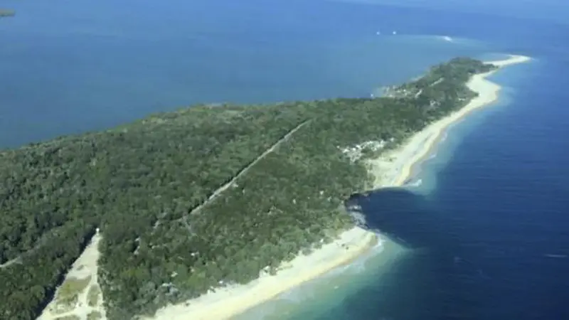 Sinkhole Besar 'Telan' 200 Meter Semenanjung Queensland 