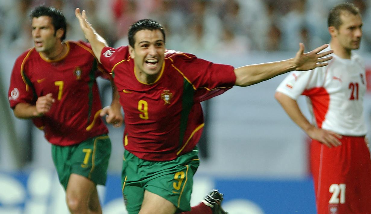 Pauleta. Eks striker Portugal berusia 49 tahun yang telah pensiun pada Juli 2011 ini menjadi pemain Portugal kedua yang berhasil mencetak hattrick di ajang Piala Dunia. Momen itu terjadi dalam keikutsertaan Portugal yang ketiga kali di ajang Piala Dunia pada edisi 2002. Saat laga kedua di fase Grup D menghadapi Polandia (10/6/2002) Pauleta mencetak 3 gol dalam laga yang berakhir 4-0. (AFP/Emmanuel Dunand)
