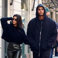 Younes Bendjima menuliskan   komen yang mengejutkan di foto   yang diunggah Kourtney   Kardashian di Instagram. (wmagazine)