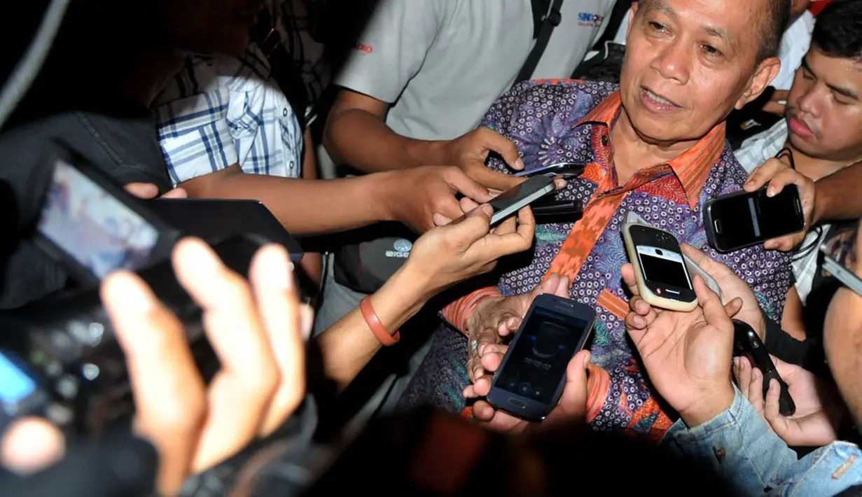 Syarief Hasan saat memberikan keterangan persnya kepada wartawan di rumah dinas nya, Kompleks Widya Chandra, Jakarta Jakarta, Rabu (28/5/14) (Liputan6.com/Johan Tallo)