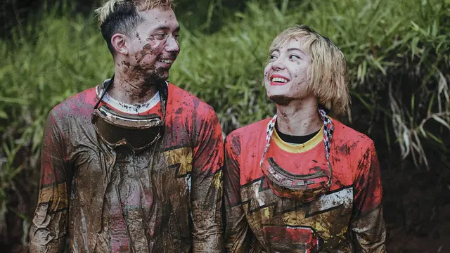 6 Potret Prewedding Artis Bertema Unik, Dari Gladiator Hingga Mermaid