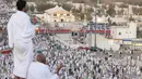 Sementara, batas akhir waktu wukuf adalah saat terbit fajar di hari berikutnya yaitu pada tanggal 10 Dzulhijjah yang bertepatan dengan Hari Raya Idul Adha. (HAZEM BADER/AFP)