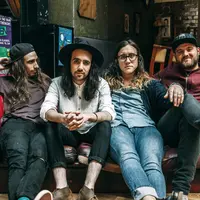 Jangan hanya main dan belanja di masa muda. Ada banyak hal yang harus kamu perhatikan demi masa depan. | via: indietronica.org