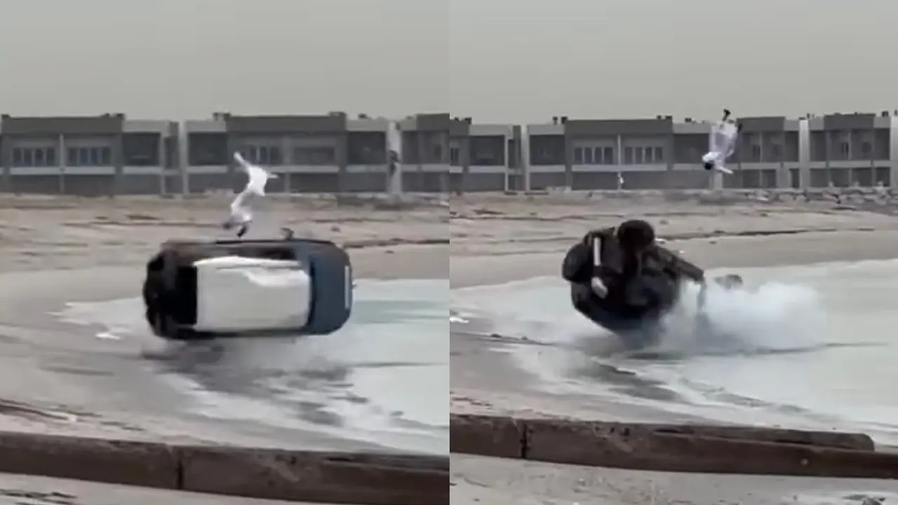 Pemuda asal Kuwait terjungkir bersama mobil FJ Cruiser miliknya di Pantai Abu Al Hasaniya, Kuwait, Sabtu (30/3/2024)/