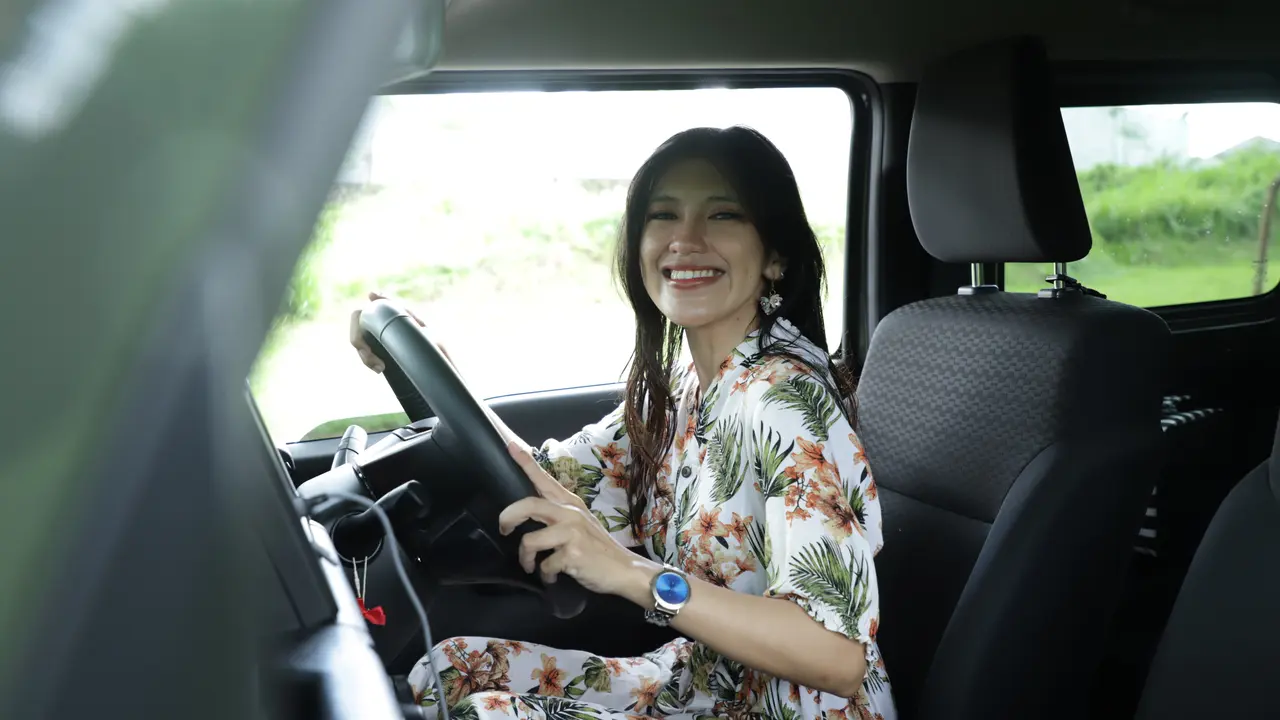 wanita november penampilan lebih mahal