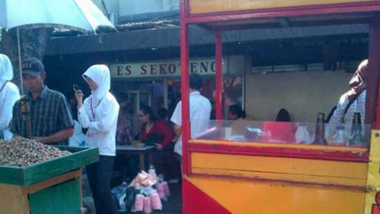 Sekoteng dingin dari Kota Hujan