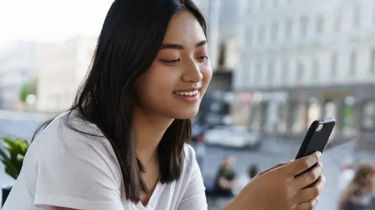 5 Tanda Halus yang Menunjukkan Si Dia Sedang Merindukanmu, Wajib Tahu Biar Tambah Peka