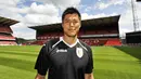 Di level klub, Eiji Kawashima sempat melanglang Eropa dengan membela tim-tim seperti Lierse dan Standard Liege di Liga Belgia, Dundee United di Liga Skotlandia, hingga Metz dan Strasbourg di Liga Prancis. (AFP/Belga/Nicolas Lambert)