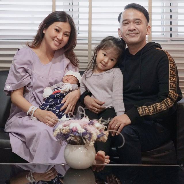 [Fimela] Ruben Onsu dan Sarwendah