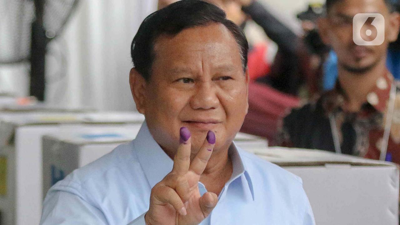 Prabowo Subianto Mencoblos di TPS 033 Bojong Koneng