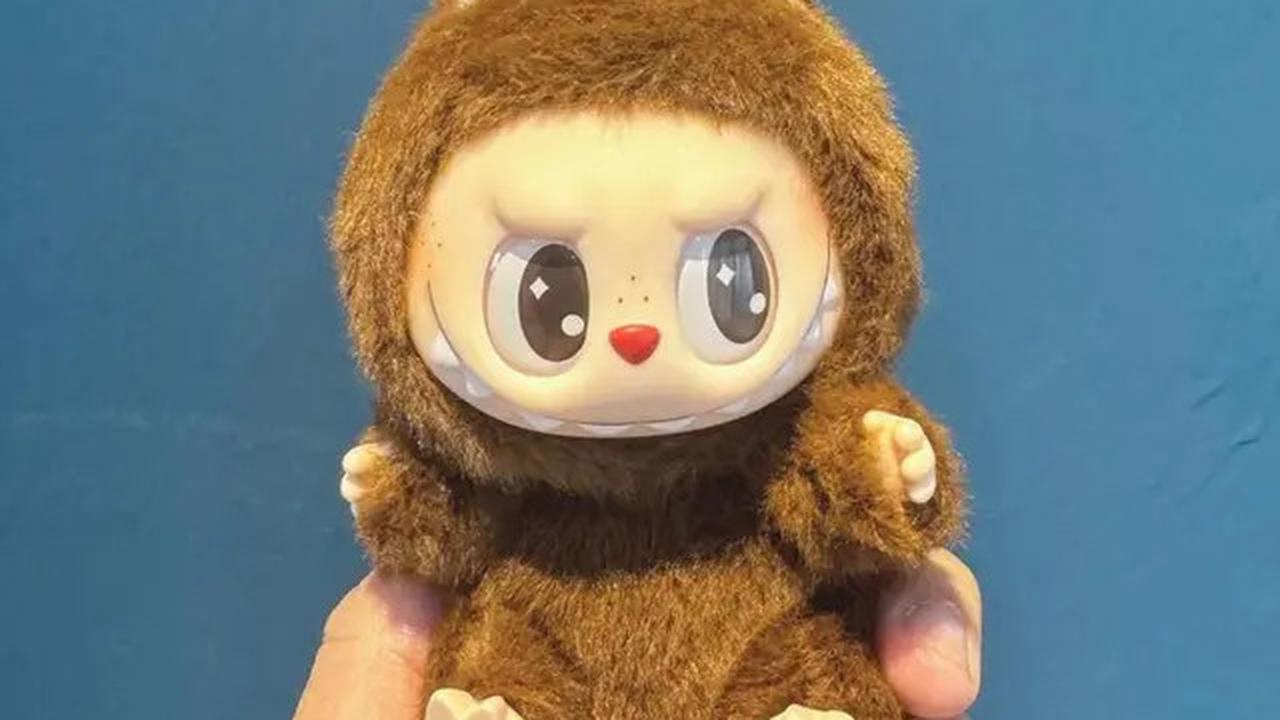 Pamer Boneka Labubu Saat Baru Jadi Anggota DPRD, Astrid Kuya Dicibir Warganet