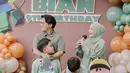 Terbaru, Ayus hadir di acara ulang tahun anak mereka, Bian yang ke-9. Kabar tersebut diketahui dari unggahan terbaru Ririe Fairus di akun instagramnya, Rabu (9/11/2022). [instagram/ririe_fairus]