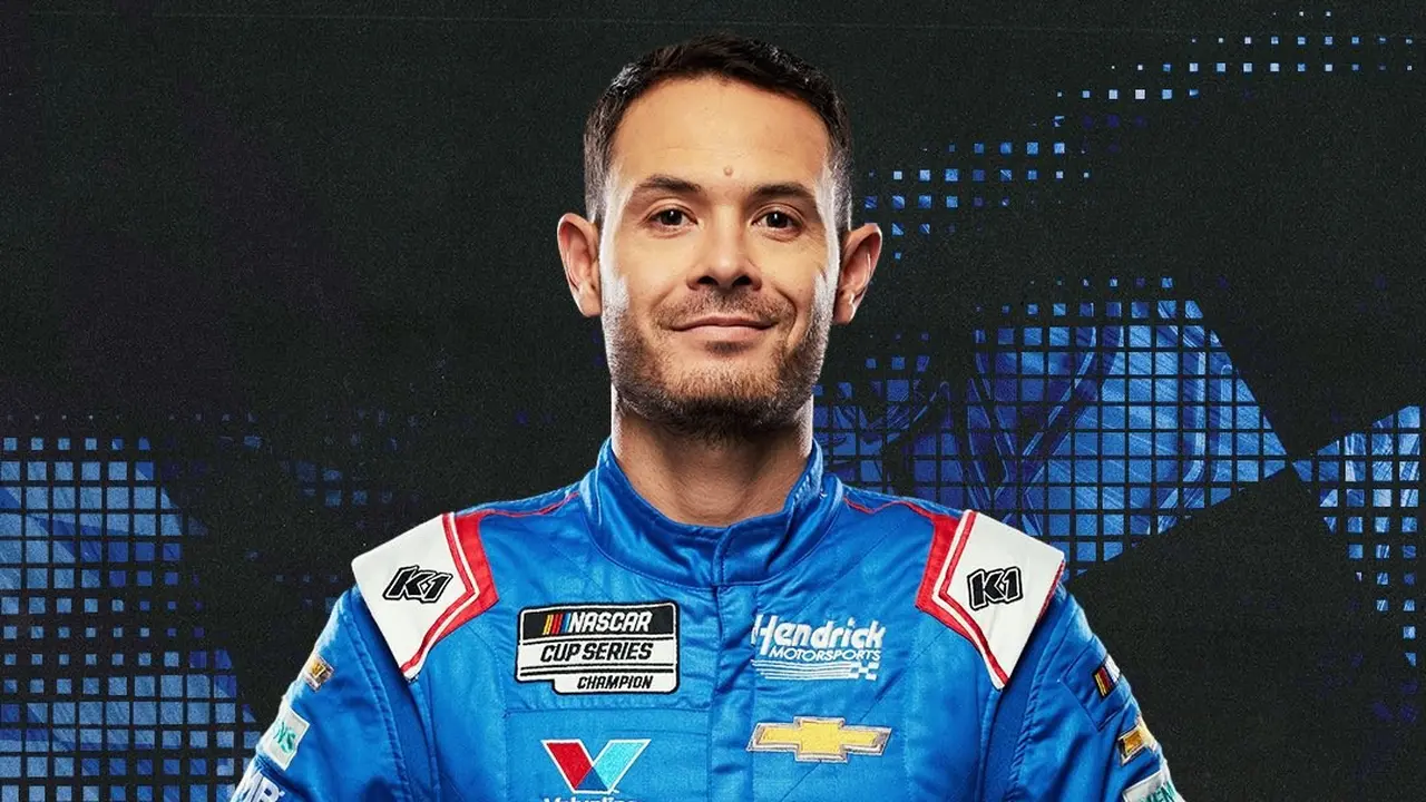 Kyle Larson Wins His Second NASCAR Cup Series Title at Phoenix Raceway!