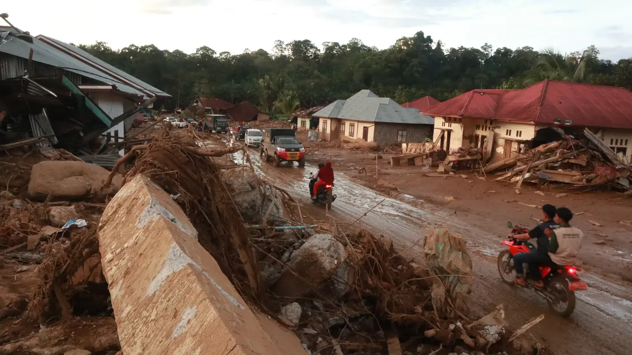 Permukiman di Agam rata tersapu banjir. (Liputan6.com/Novia Harlina)